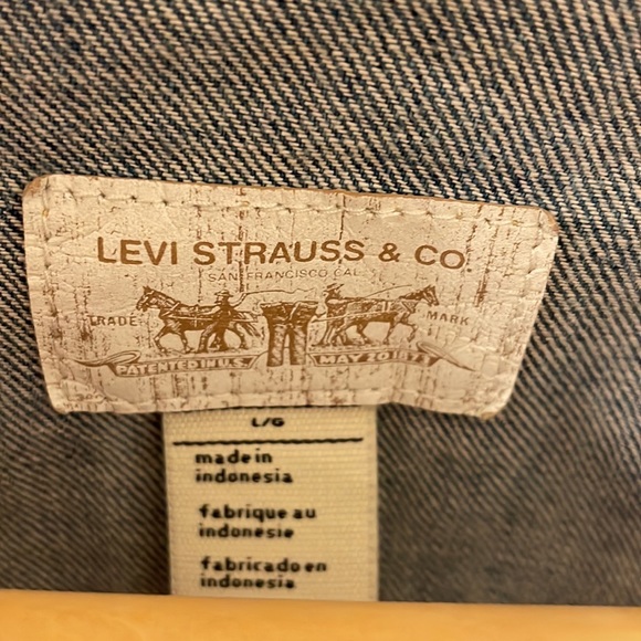 Levi Jean Jacket - Picture 2 of 4